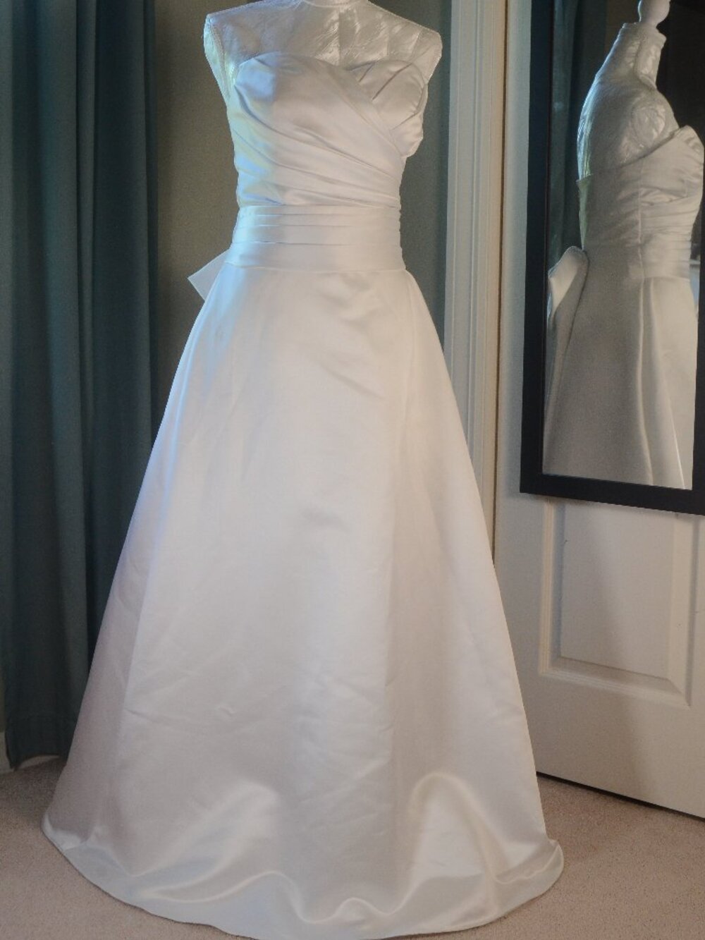 Bill Levkoff Ivory Satin Strapless Wedding Gown Bridal Dress Bow Train Size 12